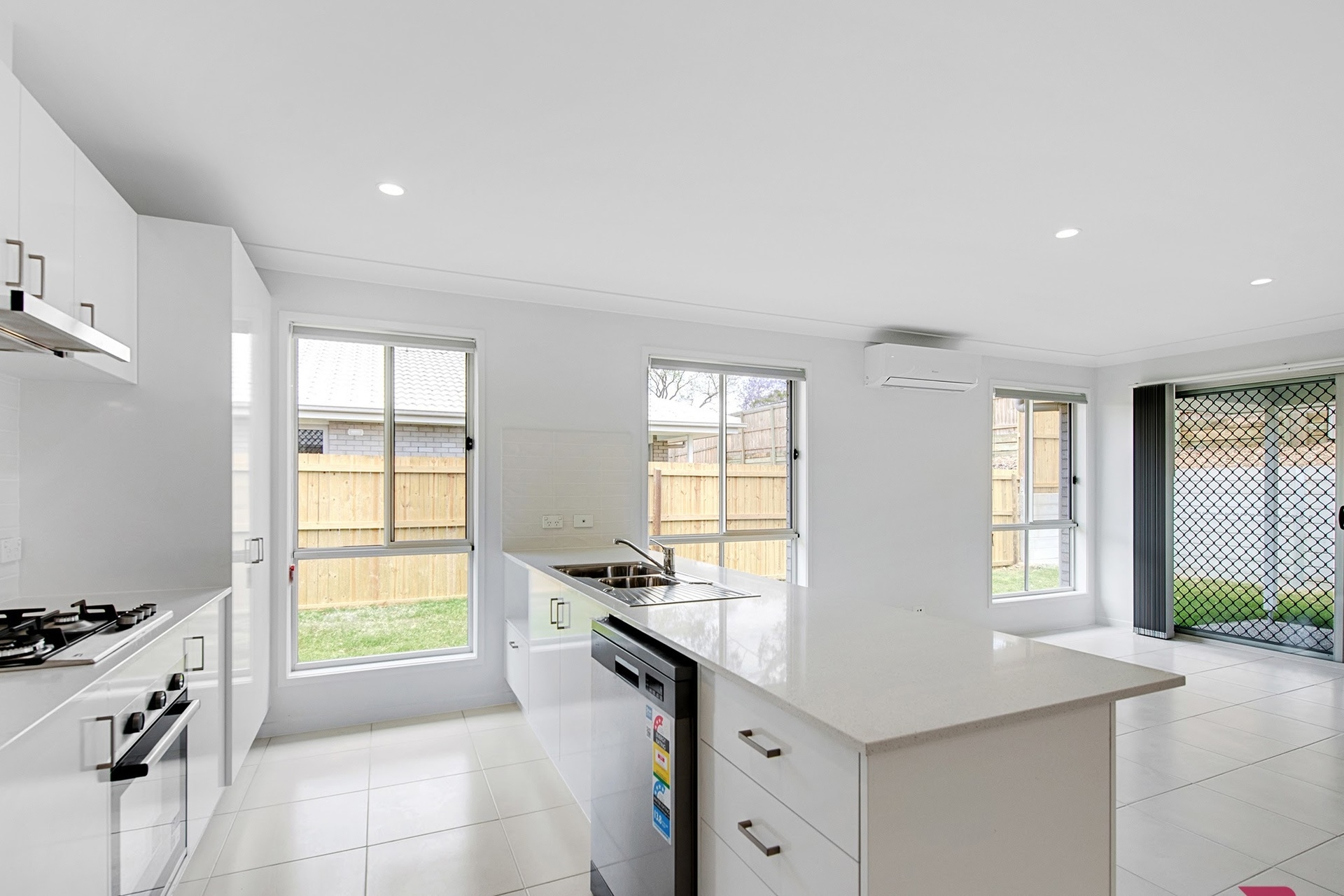 4 Paralote Place, Redbank Plains, QLD, 4301 — photo 3