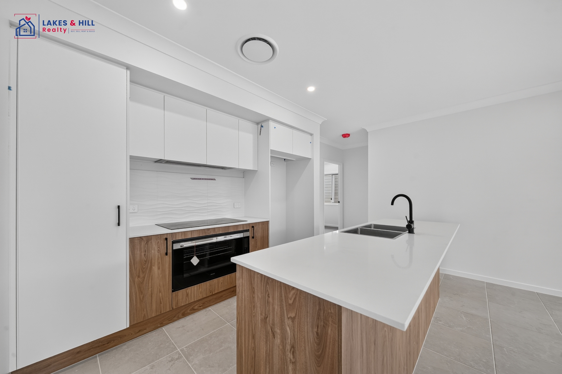 28 Angus Way, Walloon, QLD, 4306 — photo 7
